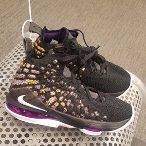 Nike Lebron 17 Lakers (GS) Size 4 and 5